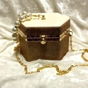 Hexagon shaped purse